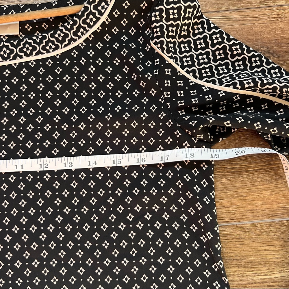 LOFT Black Cream Geo Print Long Sleeve Blouse XS - Picture 8 of 10